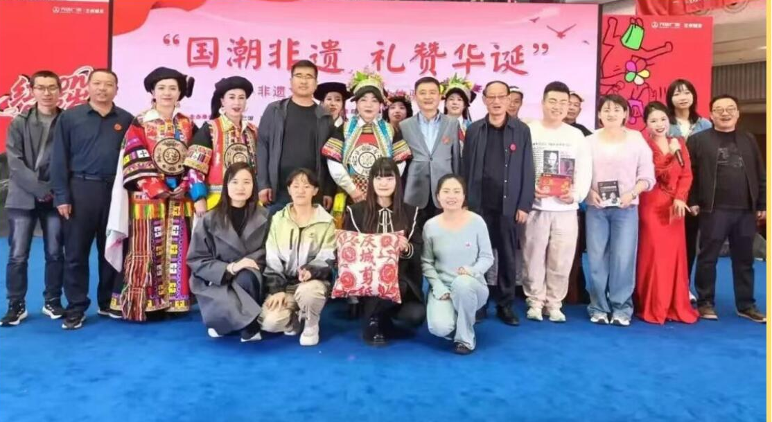 庆城剪纸亮相兰州“国潮非遗”活动,展示区引互动热潮