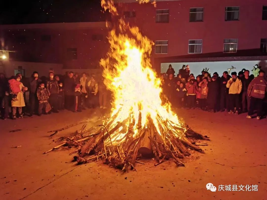 庆城县举办2023年“燎疳节”篝火晚会