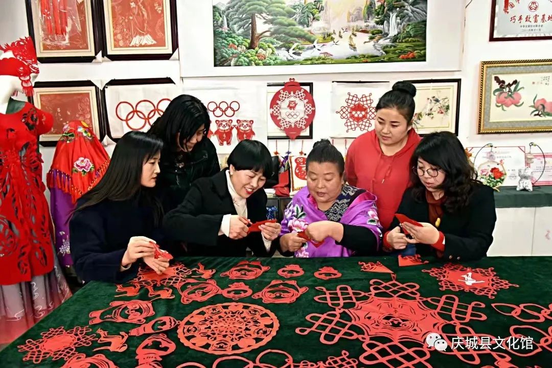 “冬奥过大年 春绿玉门关”--庆城县文化馆举办“巧手剪精神 共筑冬奥梦”剪纸活动